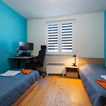 Coworking & Coliving * Devin