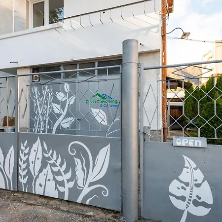 Coworking & Coliving * Девин