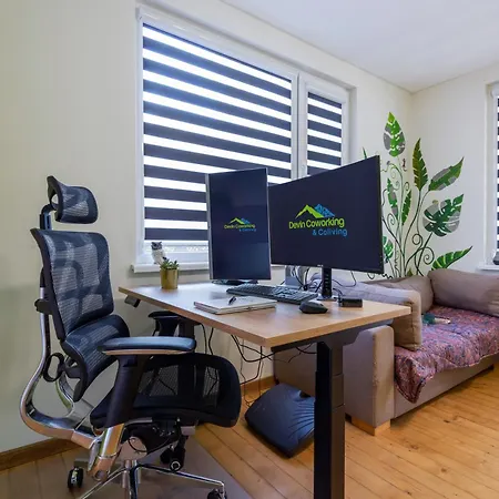 Coworking & Coliving * Ντέβιν