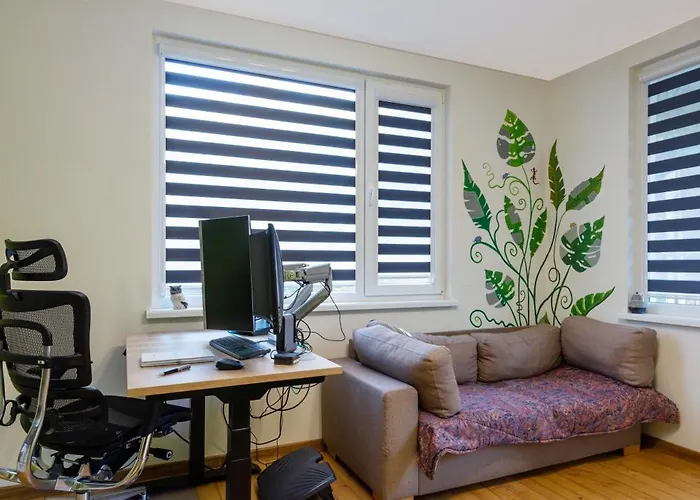 Coworking & Coliving * Devin